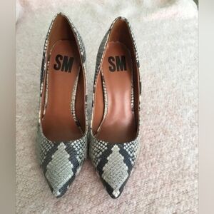 SM New York Black and Gray Snakeskin Heels